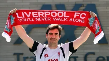 Iraola Sebut Liverpool Berpeluang Belanja Pemain Baru