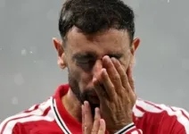 Laga Manchester United vs Ipswich Town Diwarnai Atap Bocor