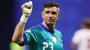 Chelsea Resmi Tuntaskan Transfer Emiliano Martinez