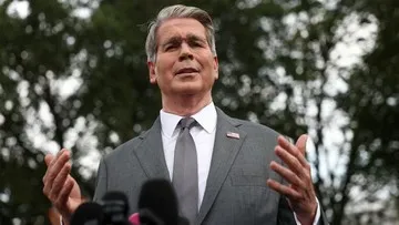 AS Tunda ‘Economic D-Day’, Scott Bessent Ancam Mitra Ekonomi Iran