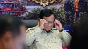 Prabowo Dorong Inovasi Bahan Ramah Lingkungan untuk Padamkan Karhutla