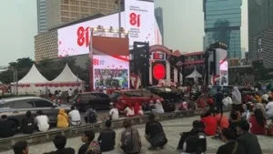 Warga Padati Bundaran HI, Nobar Upacara Penurunan Bendera Pusaka