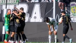 Gladbach Kalah 3-4 dari Elversberg, Kevin Diks Tampil Penuh