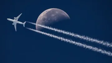 Cathay Pacific dan Google Uji AI Cegah Contrail Pesawat
