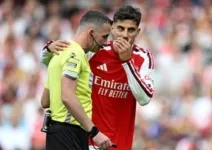 Kinerja Wasit Chris Kavanagh dalam Laga Arsenal vs Chelsea Disorot