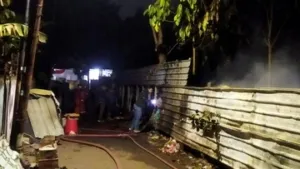 Kebakaran Sampah di Pisangan Tangsel Padam, Asap Masih Mengepul