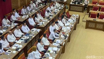 Fadli Zon: Rekonstruksi Desa Adat Sade Butuh Anggaran hingga Rp30 M