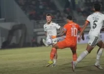 Shin Tae-yong Bawa Persija Jakarta Menang di Kandang Borneo