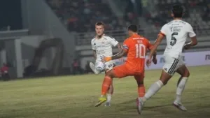 Shin Tae-yong Bawa Persija Jakarta Menang di Kandang Borneo