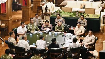 Prabowo Panggil Panglima TNI-Kapolri, Bahas Karhutla dan Keamanan