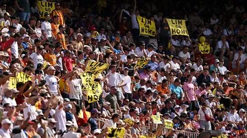 Fans Valencia Desak Presiden Pergi Usai Kalah dari Barcelona